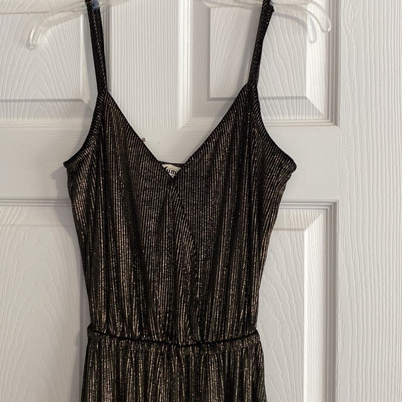 Show me your mumu black and gold velvet jumpsuit - Picture 2 of 5
